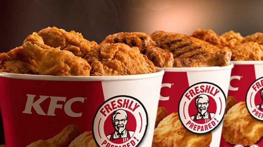 KFC va renunţa, în SUA, la achiziţia de pui trataţi cu antibiotice importante pentru oameni, din 2018