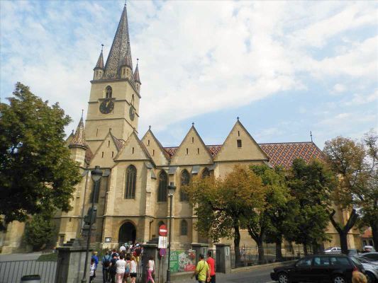 Restaurarea Bisericii Evanghelice din Sibiu, primul proiect de finanţare semnat pe POR 2014-2020; valoarea acestuia, aproape 22 de milioane de lei