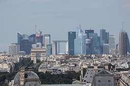 ANALIZĂ: Companiile franceze se pregătesc pentru ce este mai rău, înainte de alegerile prezidenţiale