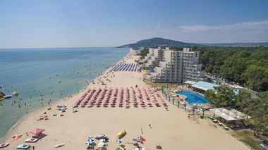 Litoralul românesc, Bulgaria şi grătarul la pădure, vedetele minivacanţei de 1 Mai. Hotelurile deschise în Mamaia sunt rezervate aproape integral, dar locurile ofertate sunt cu 60% mai puţine faţă de 2015