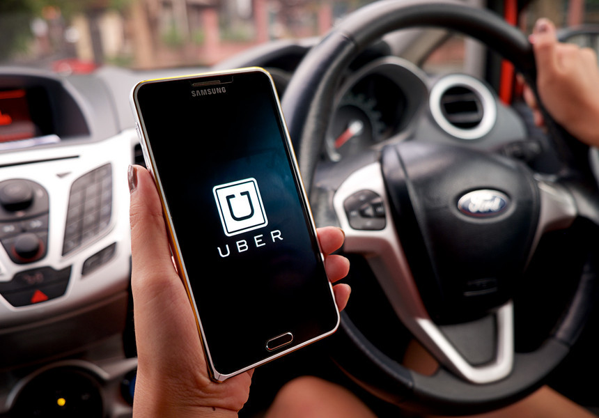 Uber este investigată penal în SUA pentru folosirea unui soft care păcăleşte autorităţile de reglementare