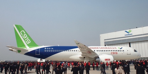 China concurează direct Boeing şi Airbus cu primul avion de mari dimensiuni de producţie proprie