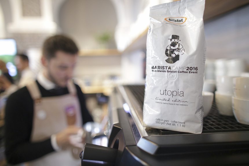 Firma B&B, importatorul cafelei Bristot, şi-a mărit anul trecut afacerile cu 20%, la 3 milioane euro. Numărul de români care beau cafea de calitate superioară este în creştere