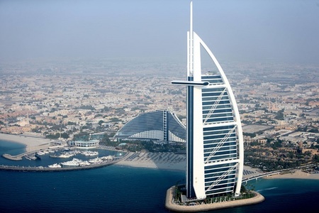 Dubai vrea să construiască un complex turistic de 1,7 miliarde de dolari pe două insule artificiale