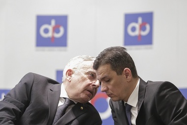 Grindeanu: A venit timpul ca pe lângă biserici, primării şi şcoli să existe măcar un bancomat în fiecare sat sau comună