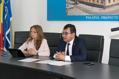 Întâlnire de lucru la Prefectura Sibiu, privind începerea procedurilor de expropriere pentru autostrada Sibiu-Piteşti.