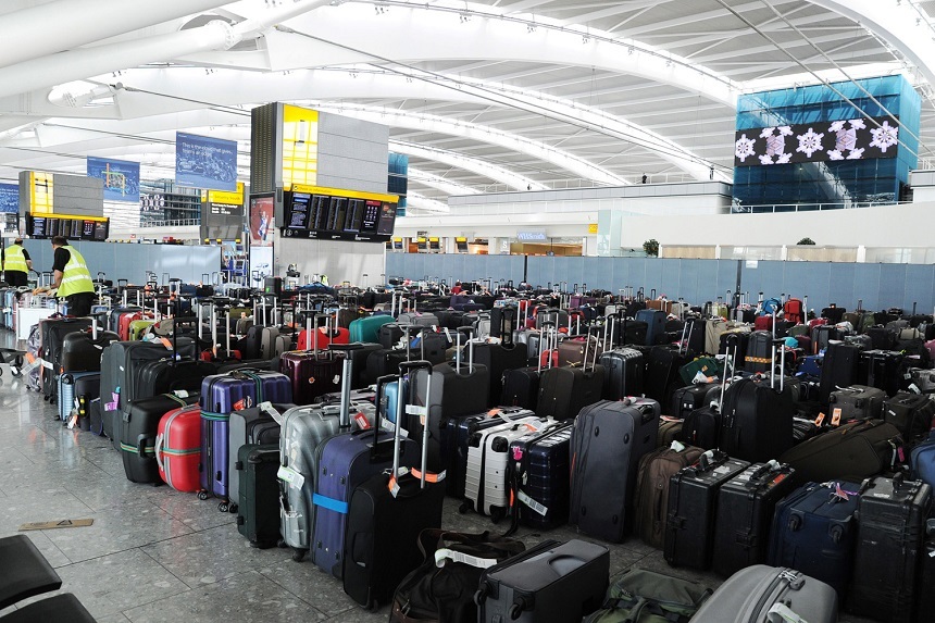 Defecţiune la sistemele de manipulare a bagajelor a două terminale ale aeroportului londonez Heathrow