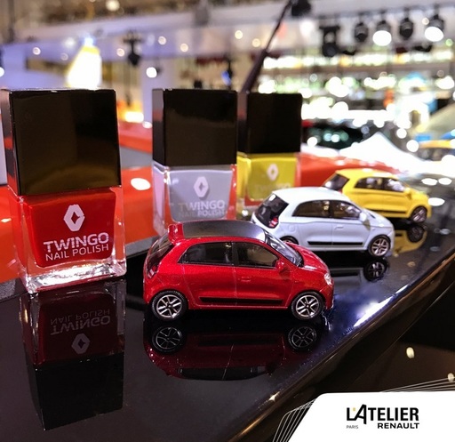 Renault a lansat o ojă care poate corecta zgârieturile de pe maşini, dar grupul este acuzat de sexism