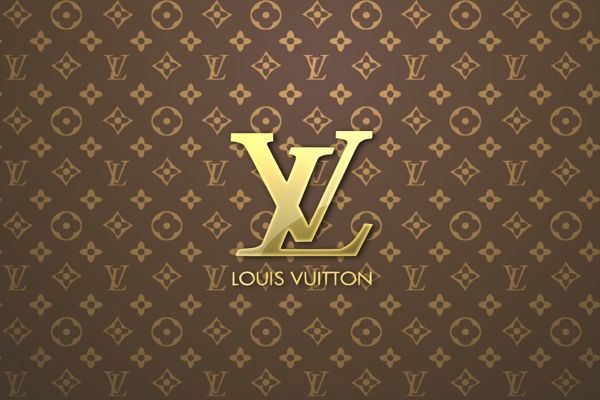 The Guardian scrie despre fabrica de la Cisnădie unde grupul Louis Vuitton produce pantofi ”Made in Italy”. Publicaţia britanică susţine că muncitorii ar fi plătiţi cu 133 euro pe lună, deşi salariul minim net din România este mult mai mare