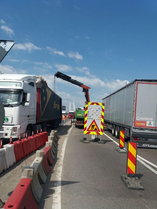 CNAIR interzice joi virajul la stânga dinspre Tunari spre Bucureşti pe centură şi dinspre Capitală spre Mogoşoaia, pentru montarea de separatoare pe DN1