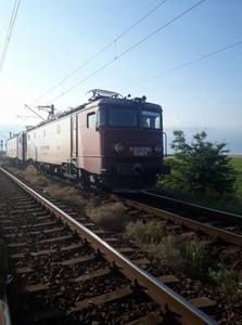 CFR Călători: Trenul care circula de la Timişoara la Bucureşti a frânat automat în zona Radomireşti în jurul orei 8.00. Garnitura şi-a reluat traseul după aproximativ o oră de staţionare