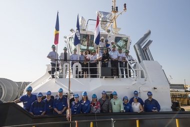 Un remorcher de peste 22,5 milioane de lei construit la Şantierul Naval Galaţi pentru AFDJ Galaţi a fost lansat la apă - FOTO