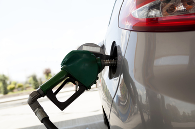 Motorina va costa în România semnificativ mai mult ca în Austria sau Luxemburg, după majorarea accizelor