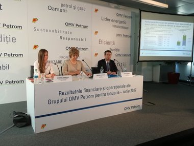 Şefa OMV Petrom despre discuţiile cu Guvernul pe marginea preţului carburanţilor: Nu comentăm declaraţiile politice. Asociaţiile din care facem parte au discutat şi acest subiect cu autorităţile 