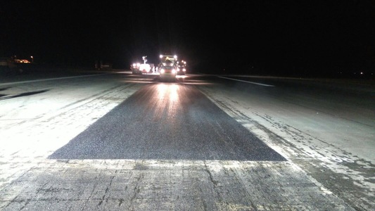 Lucrări de reparaţii la pista numărul 1 a Aeroportului Henri Coandă