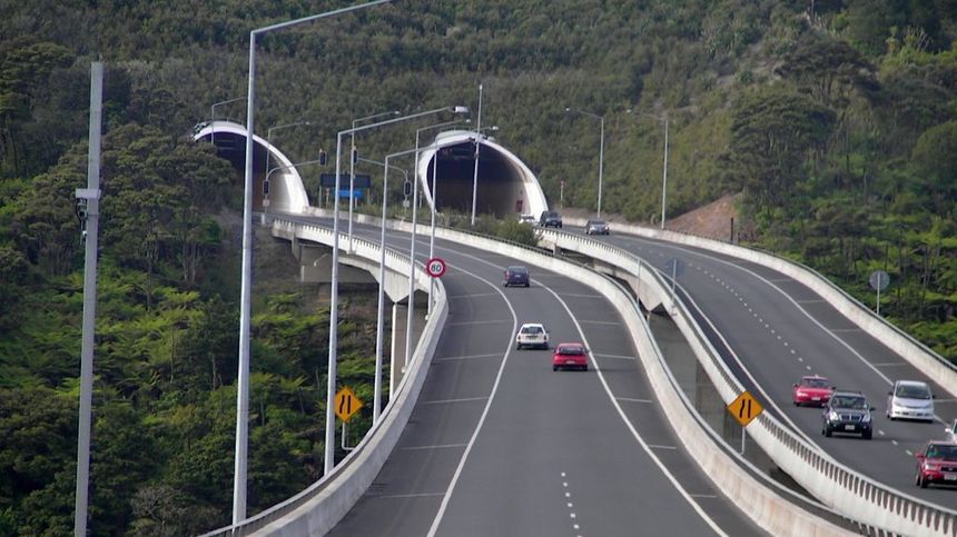 Ministerul Finanţelor: Banca Mondială va începe în 30 octombrie prima misiune tehnică în cazul autostrăzii Ploieşti-Braşov 