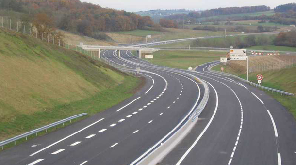 CNAIR a primit opt oferte pentru secţiunea 5 a autostrăzii Sibiu-Piteşti, contract de 1,83 miliarde lei fără TVA
