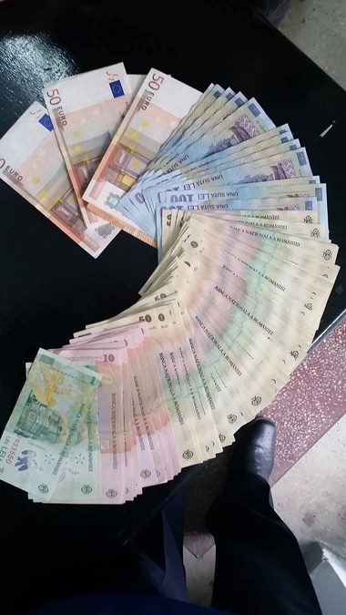 Ministerul Dezvoltării Regionale a lansat în noiembrie şi decembrie apeluri de proiecte cu cofinanţare europeană de 2,3 miliarde euro. Cele mai mari sume sunt pentru educaţie, infrastructură aeriană şi pe apă, servicii sociale, piaţa muncii şi afaceri