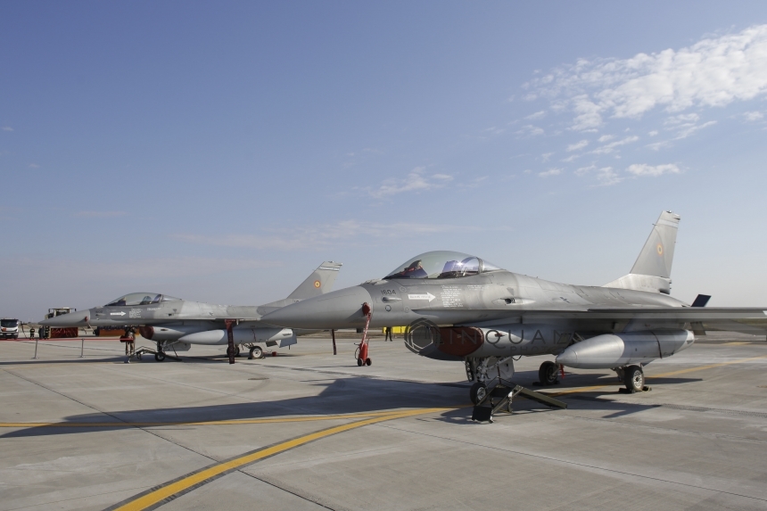 Ministerul Apărării cumpără utilaje de peste 13 milioane de euro pentru Forţele Aeriene 