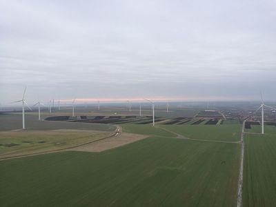 Parcul eolian CEZ din Constanţa, cel mai mare parc eolian pe uscat din Europa, a produs anul trecut 1.323 GWh, cu 14% mai mult faţă de 2016