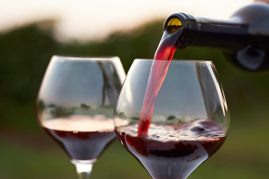 Ministerul Agriculturii a retras de la comercializare peste 29.000 litri de vin falsificat şi a aplicat amenzi de 80.000 lei 
