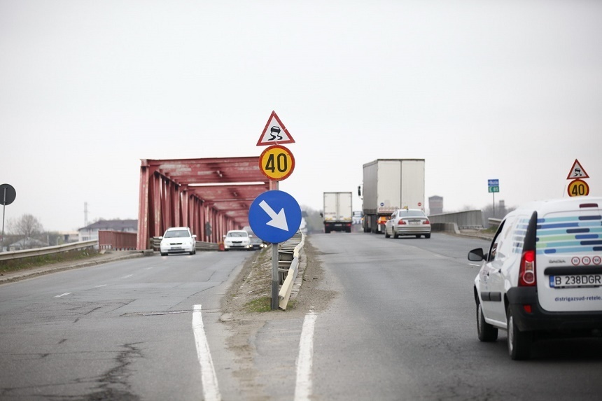 Prefectura Buzău: Podul de la Mărăcineni, care ar fi urmat să se închidă joi, rămâne deschis până duminică la ora 24.00 