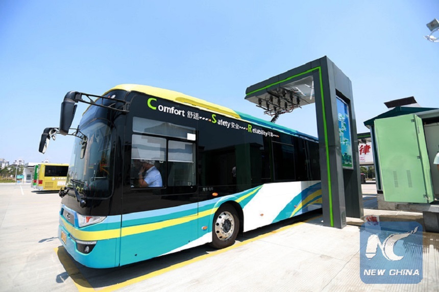 Autobuzele electrice încep să afecteze industria petrolului