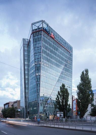 ING Bank România a înregistrat o creştere de 32% a veniturilor în primele trei luni, până la 425 milioane lei 