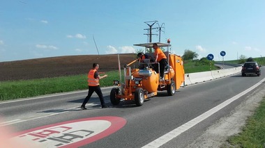 CNAIR a recepţionat şapte maşini de marcaj rutier, în valoare de 3,13 milioane lei 