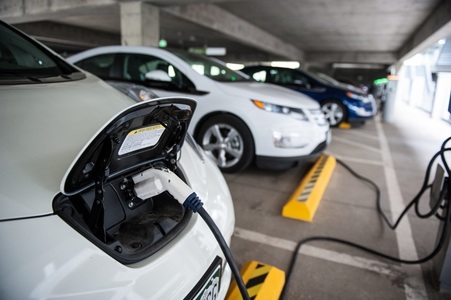 AIE: Numărul de vehicule electrice a atins în 2017 un nivel record de 3,1 milioane la nivel mondial