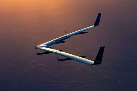 Facebook renunţă la dezvoltarea propriului avion solar