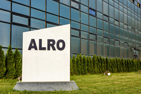 Oferta privind vânzarea Alro se prelungeşte cu trei zile. Acţionarii scad preţul acţiunilor şi speră să încaseze 1,53 miliarde lei pe combinat, faţă de 2,37 miliarde lei, suma iniţială

