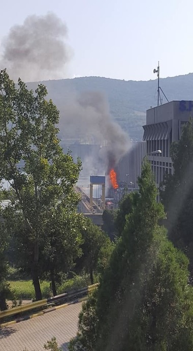 Hidroelectrica: Nu există urmări semnificative ale incendiului şi nu este afectată funcţionarea Hidrocentralei Porţile de Fier