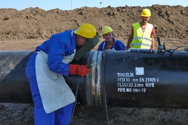 Transgaz a început, în zona Recaş din judeţul Timiş, lucrările de montare a conductelor din proiectul BRUA