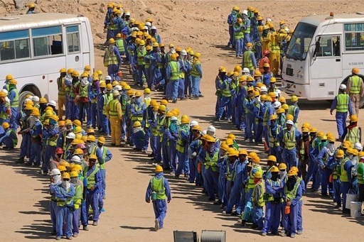 Qatarul renunţă la controversatul sistem de vize de ieşire pentru muncitorii străini care pleacă din ţară