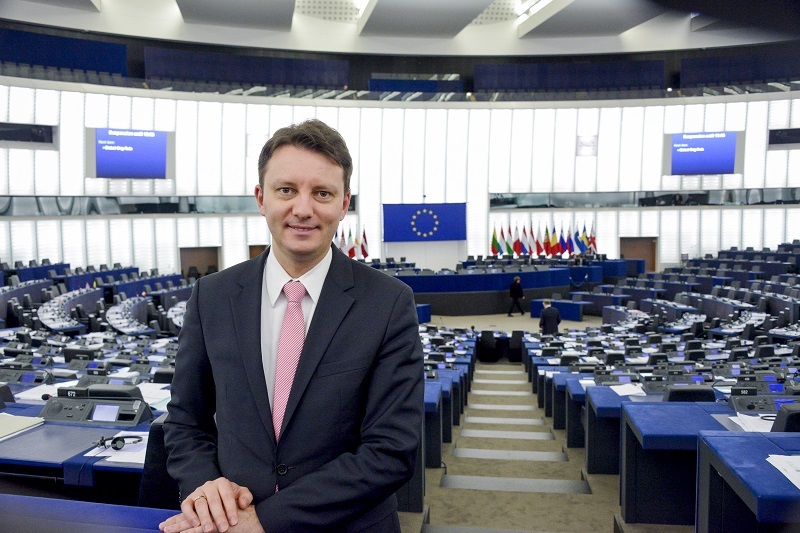 Siegfried Mureşan: Guvernul Dăncilă a votat în Consiliul UE tăierea fondurilor europene pentru fermierii afectaţi de pesta porcină