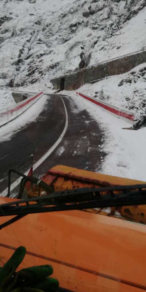 Retailer: Şoferii români alocă 1.000 de lei în vederea pregătirii autovehiculului pentru iarnă 