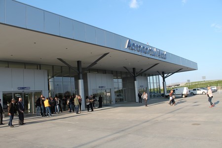 Tarom introduce două zboruri săptămânale între Arad şi Bucureşti, fiind primele curse permanente ale aeroportului arădean din ultimii ani
