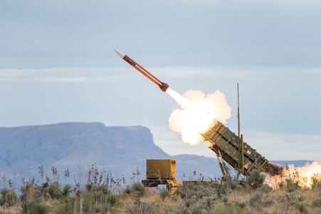 Raytheon: România a transferat fondurile pentru a cumpăra următoarele trei unităţi de rachete Patriot 