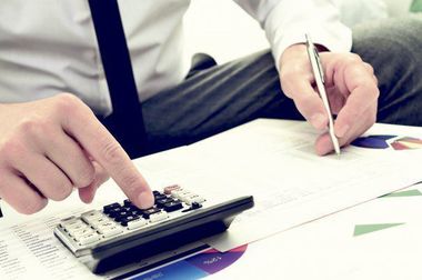 Amcham România: Diferenţa dintre veniturile bugetare şi cheltuielile mărite afectează realizarea planului de investiţii 