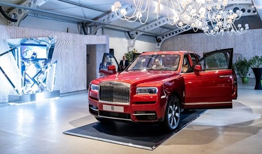 Rolls-Royce Cullinan, primul SUV din istoria mărcii britanice, a debutat oficial în România. Preţurile încep de la 265.000 de euro, iar prima maşină va fi livrată la începutul anului viitor - FOTO