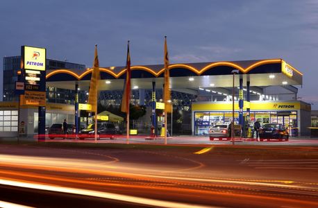 OMV Petrom: Românii efectuează, într-o staţie de alimentare, în jur de 360.000 de tranzacţii pe zi 