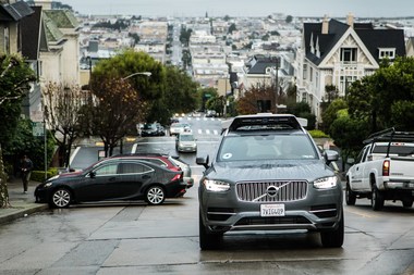 Uber reia testarea maşinilor fără şofer