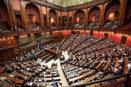 Parlamentul Italiei a aprobat bugetul anului 2019, după săptămâni de tensiuni pe pieţele financiare