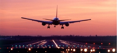 Aeroporturile Gatwick şi Heathrow au ordonat echipamente militare de protecţie împotriva dronelor