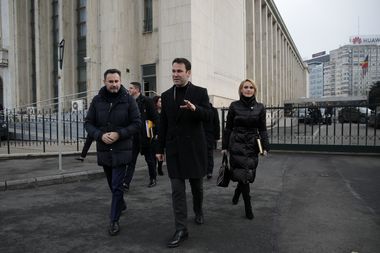 Primarii de municipii resping ”categoric” propunerile Ministerului Finanţelor privind alocările bugetare şi preluarea integrală a unor categorii de cheltuieli descentralizate
