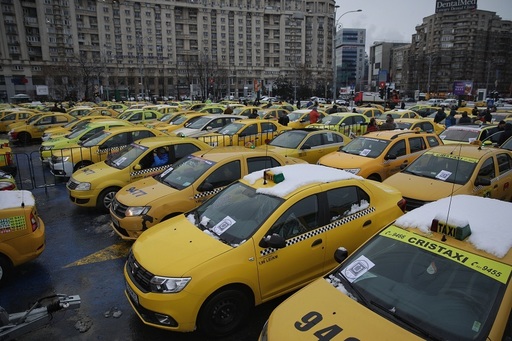 Protestul taximetriştilor - Clever: Exista deja în dezbatere parlamentară o propunere legislativă de a îmbunătăţi cadrul legal/Uber: Suntem de acord cu protestatarii, este nevoie de reglementări clare pentru toate tipurile de transport