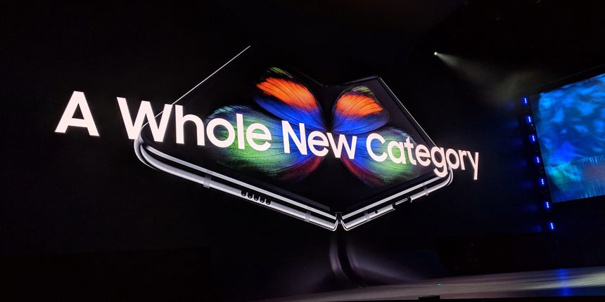 Galaxy Fold, primul smartphone pliabil Samsung, a fost prezentat oficial