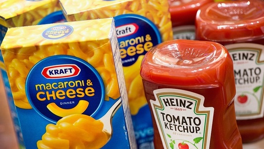 Kraft Heinz şi-a reevaluat în scădere activele cu 15 miliarde de dolari; acţiunile au scăzut la un minim record