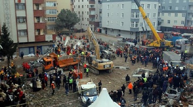 Oraşele din Turcia s-ar putea transforma în cimitire în urma unei amnistii acordate de guvern pentru clădirile neautorizate - experţi
